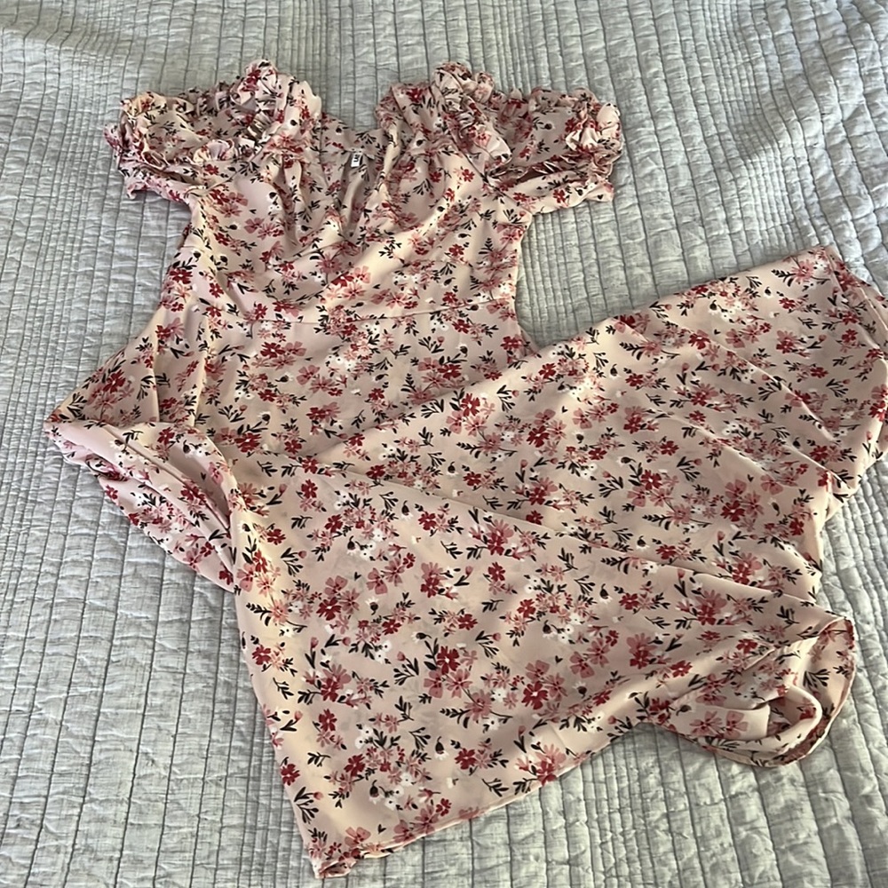 Lait Macia Floral Frill Sleeve Dress